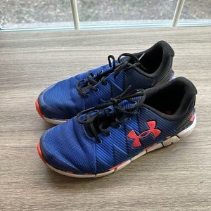 Under Armour running shoes  kids size 6 Y